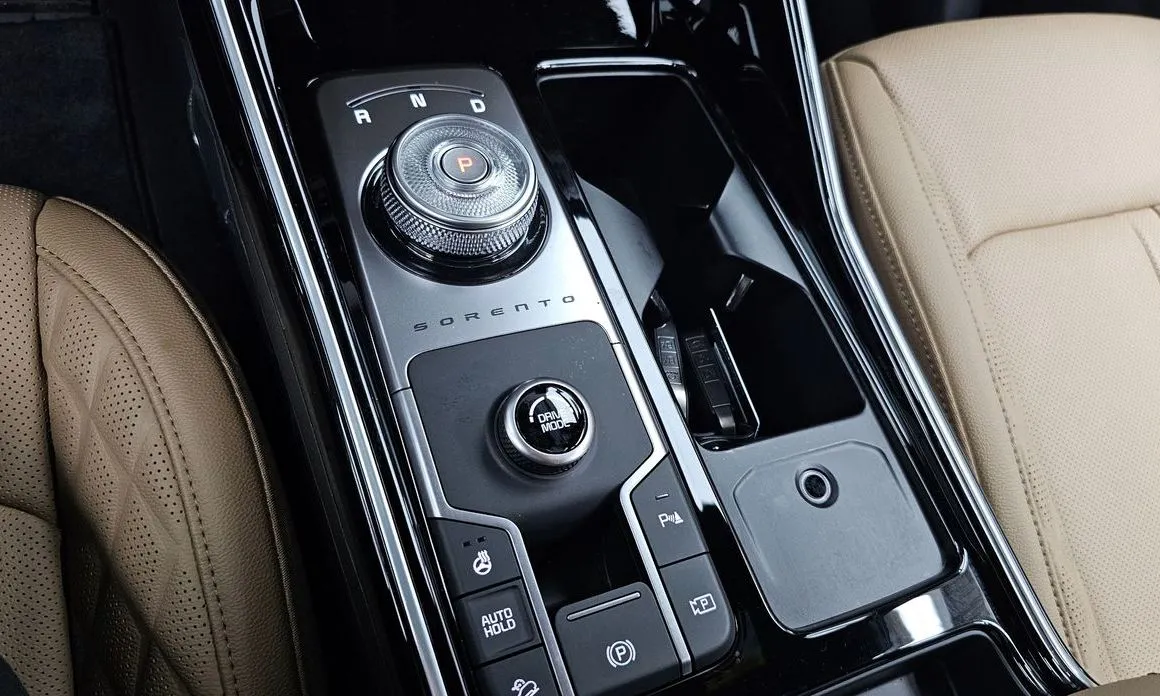 Kia Sorento — фото 6