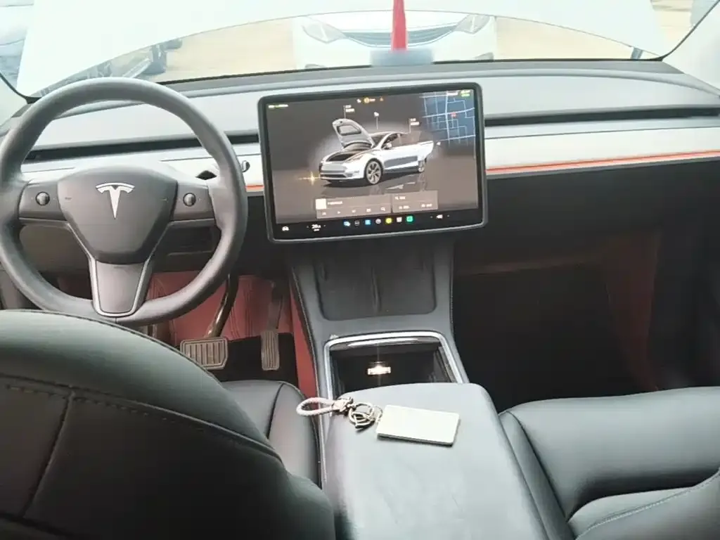 Tesla Model Y — фото 6