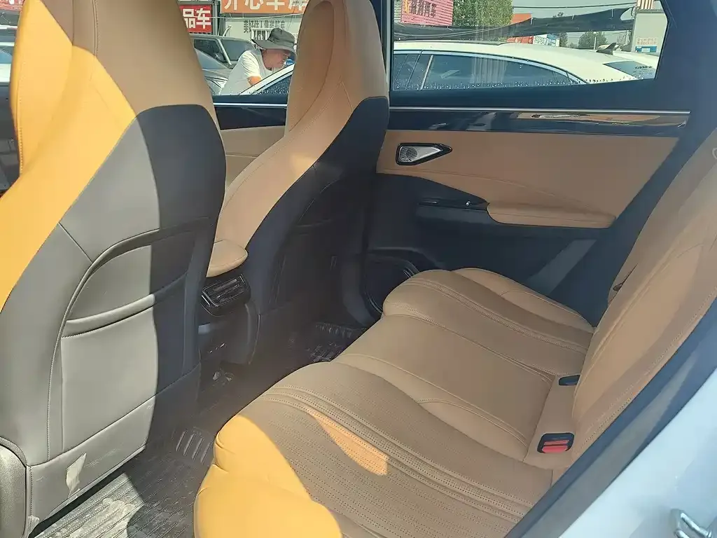 Geely Galaxy L7 — фото 3