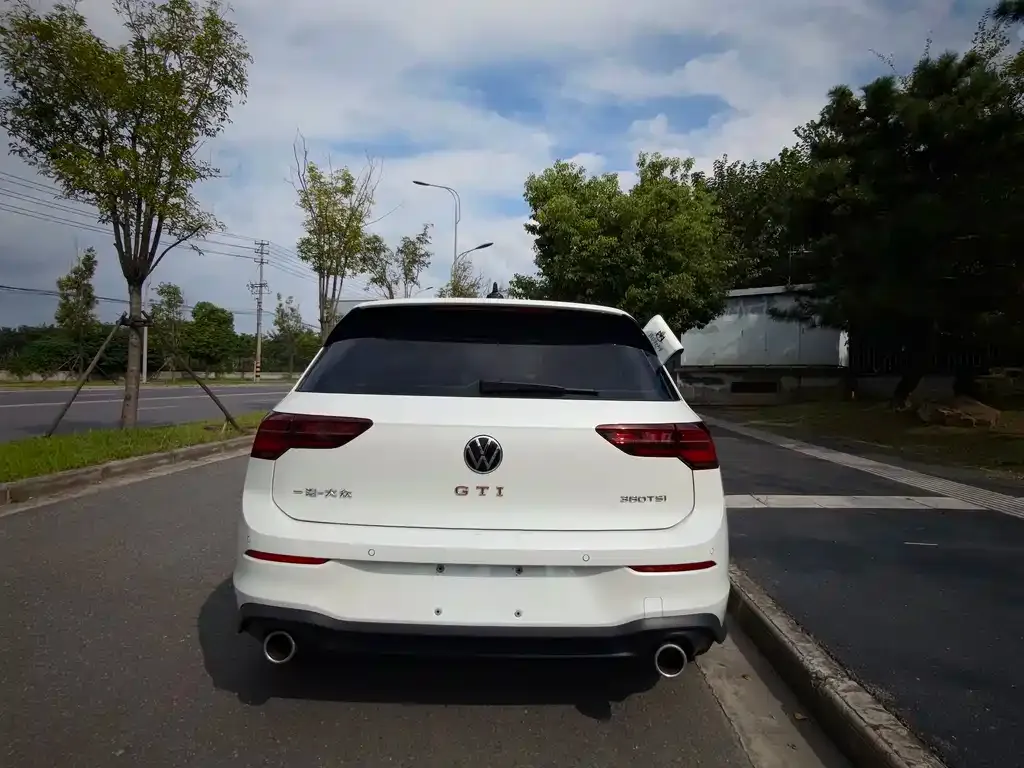 Volkswagen Golf GTI — фото 7