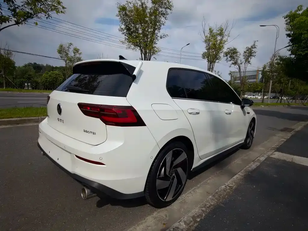 Volkswagen Golf GTI — фото 2