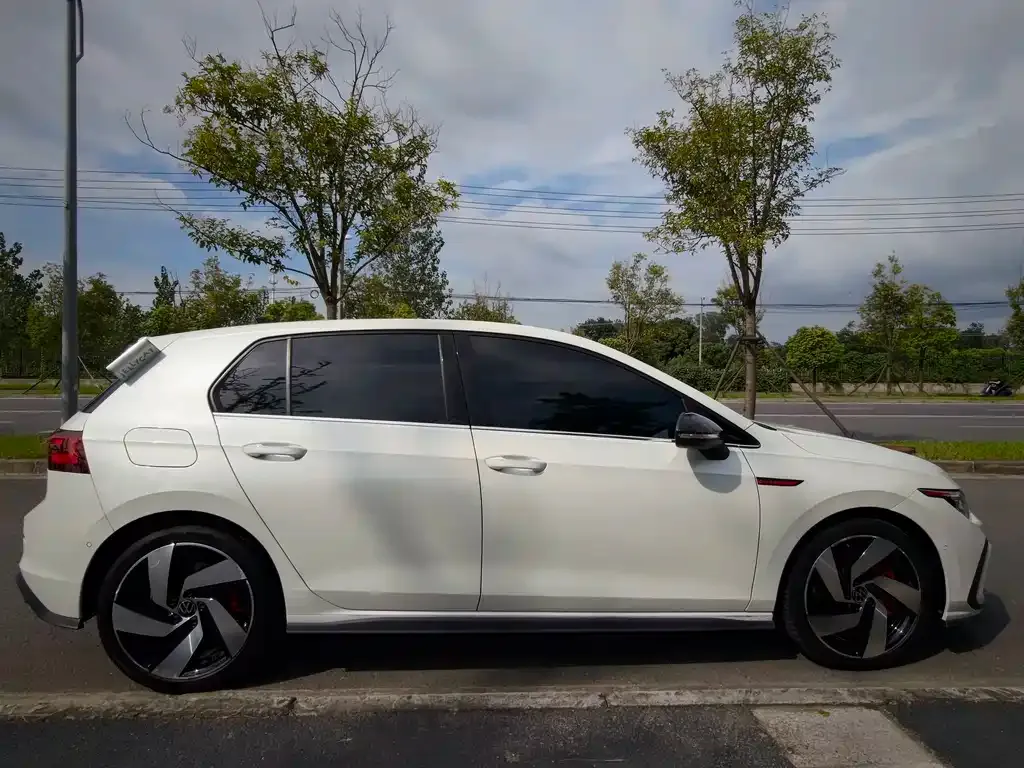 Volkswagen Golf GTI — фото 6