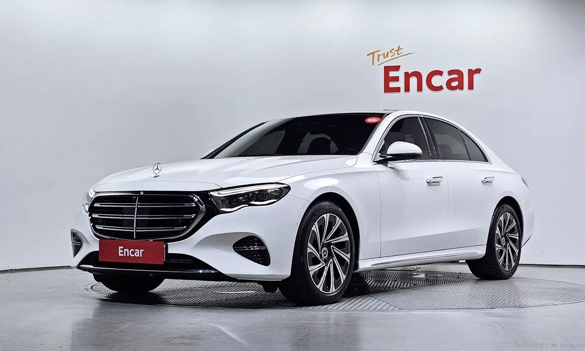 Mercedes-Benz E-Class — фото 1