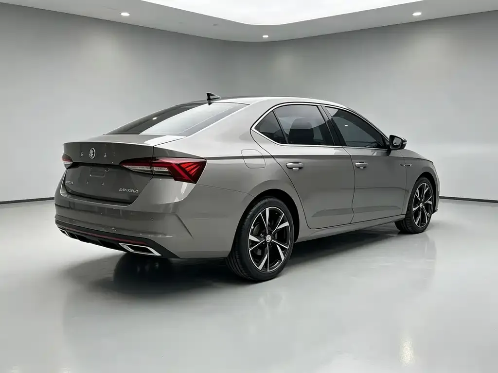 Skoda Octavia — фото 2