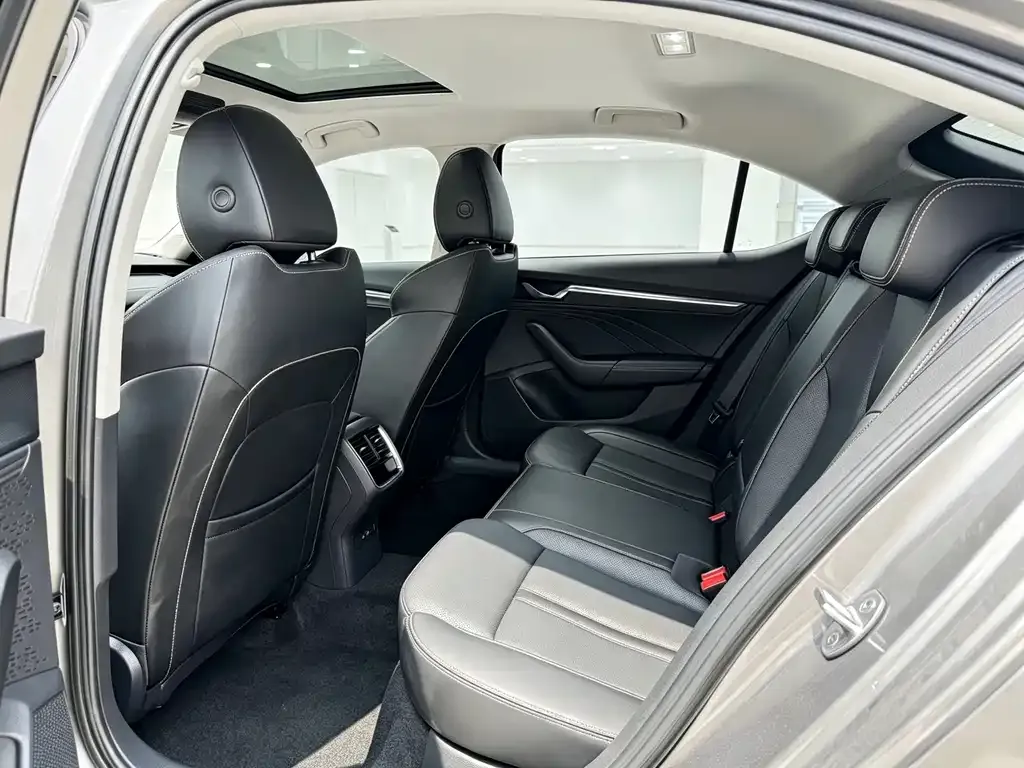 Skoda Octavia — фото 9