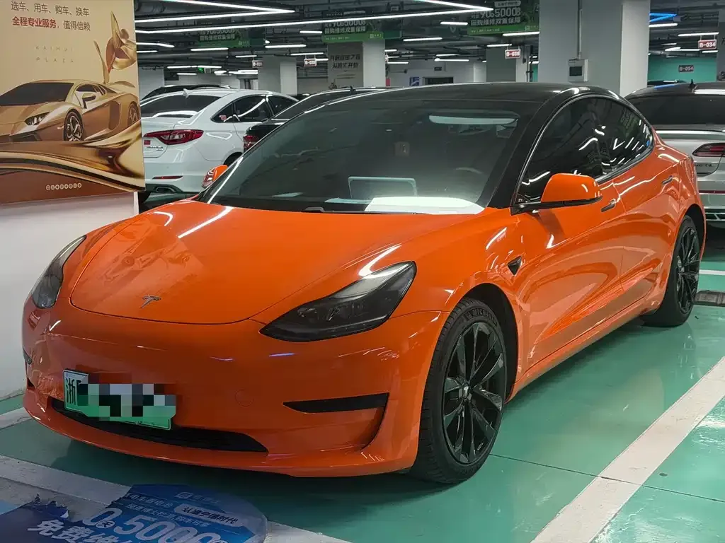 Tesla Model 3 — фото 1