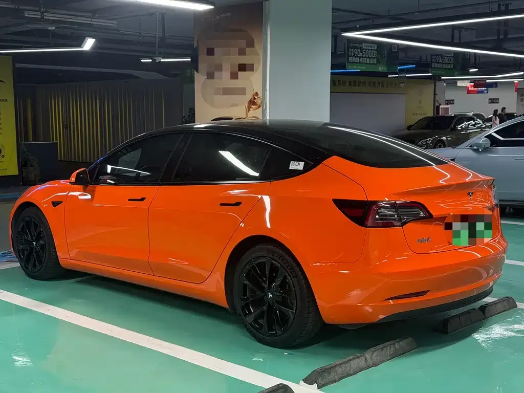 Tesla Model 3 — фото 10