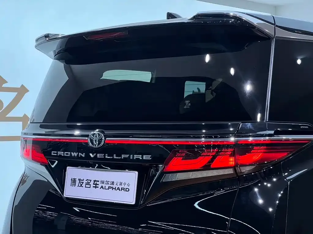 Toyota Vellfire — фото 8