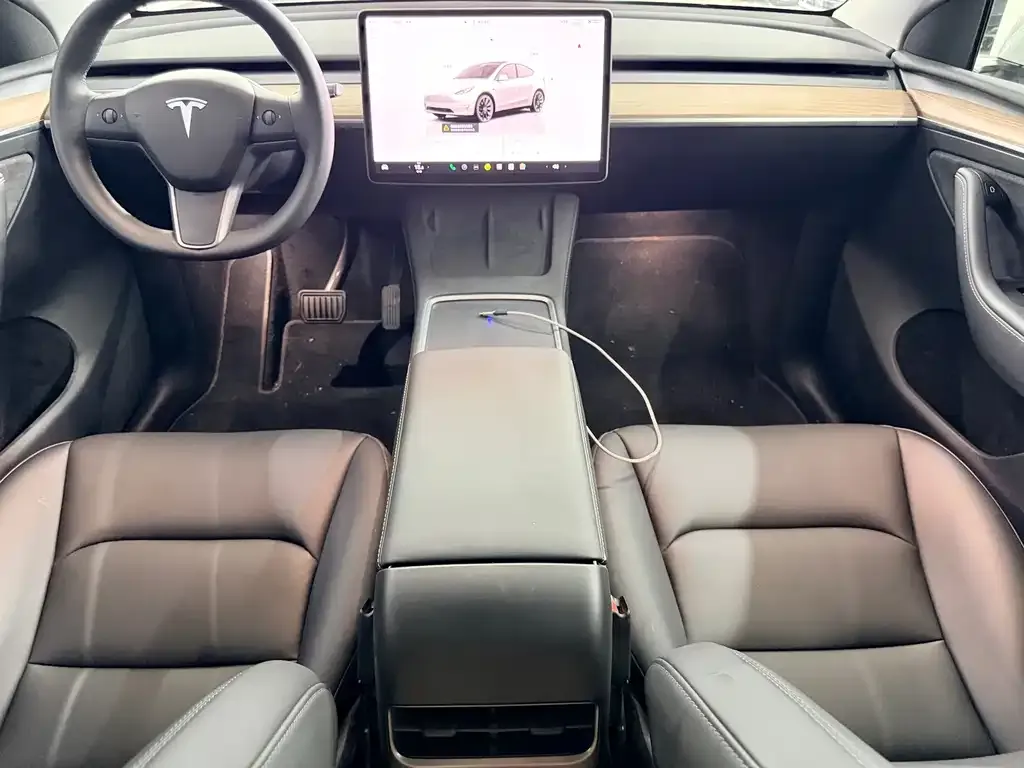 Tesla Model Y — фото 5