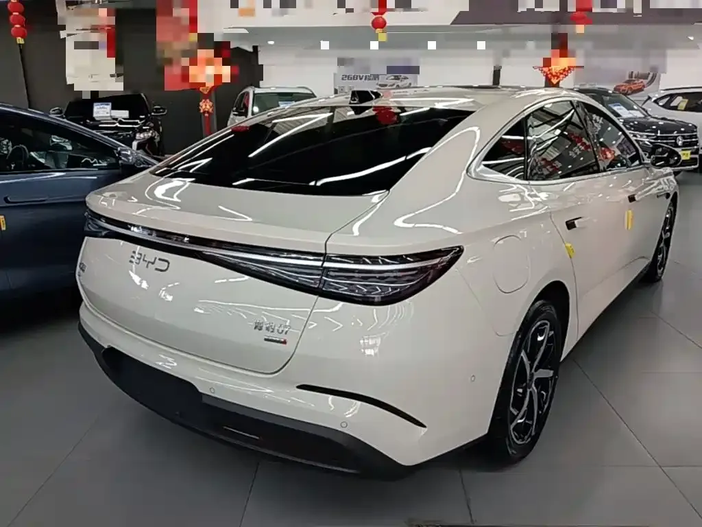 BYD Seal 07 DM-i — фото 6