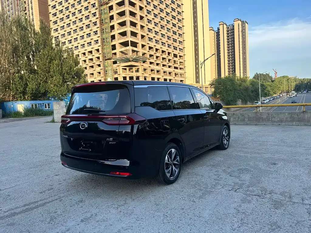 GAC Motor Trumpchi M6 — фото 10
