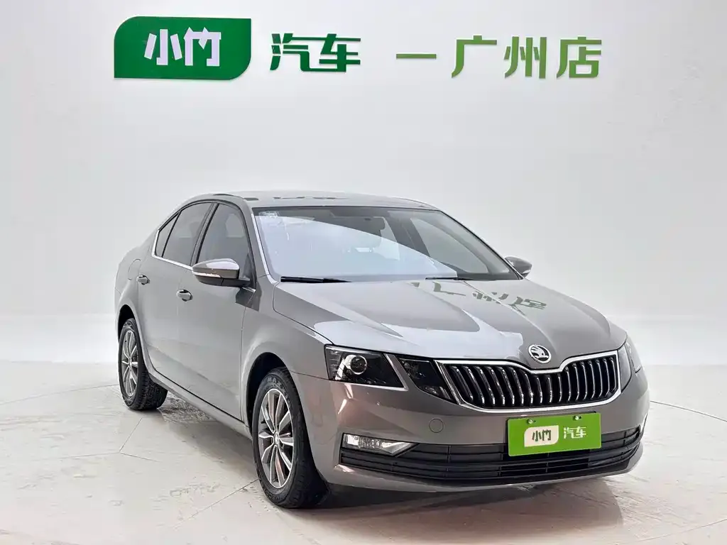 Skoda Octavia — фото 7