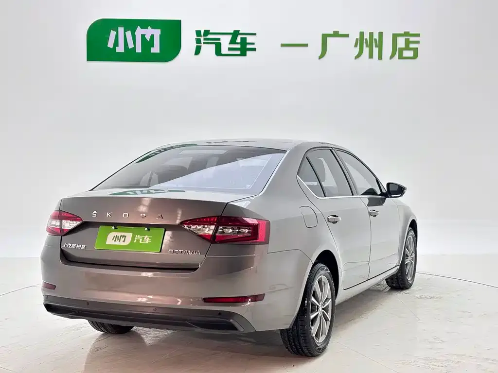 Skoda Octavia — фото 3