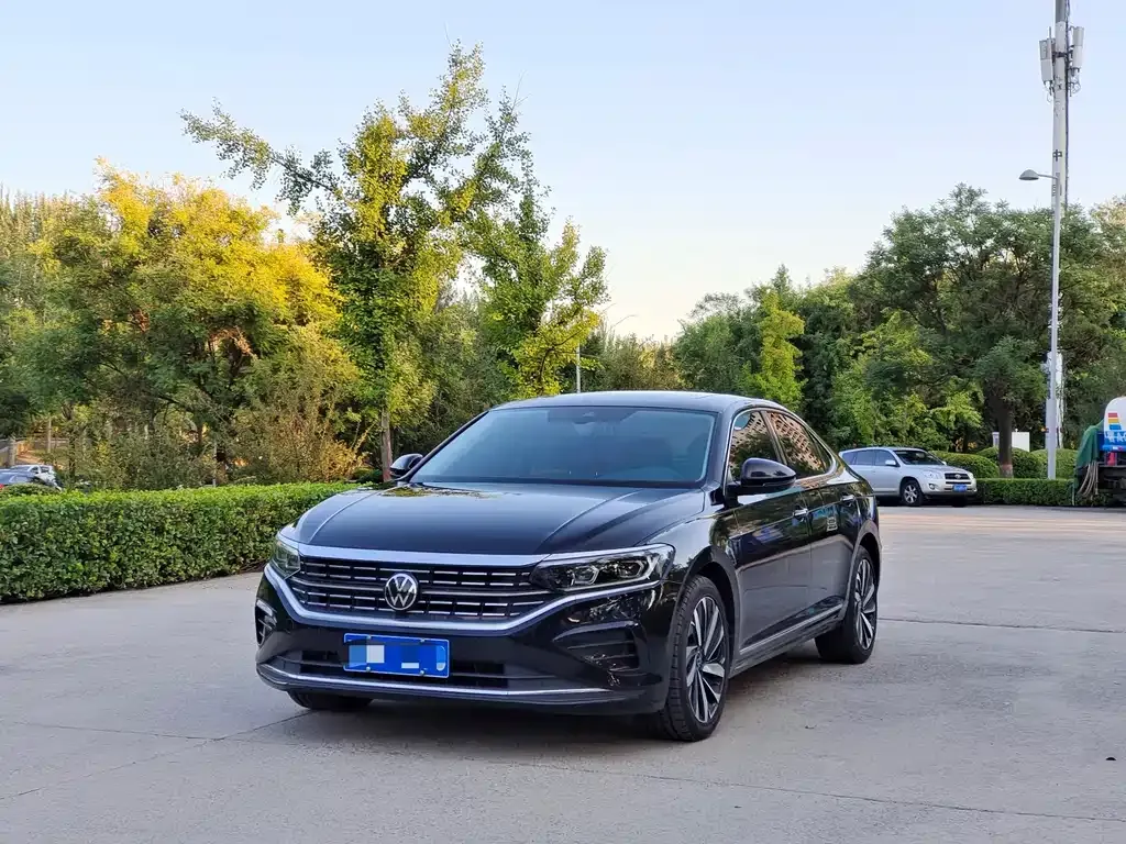 Volkswagen Passat — фото 1