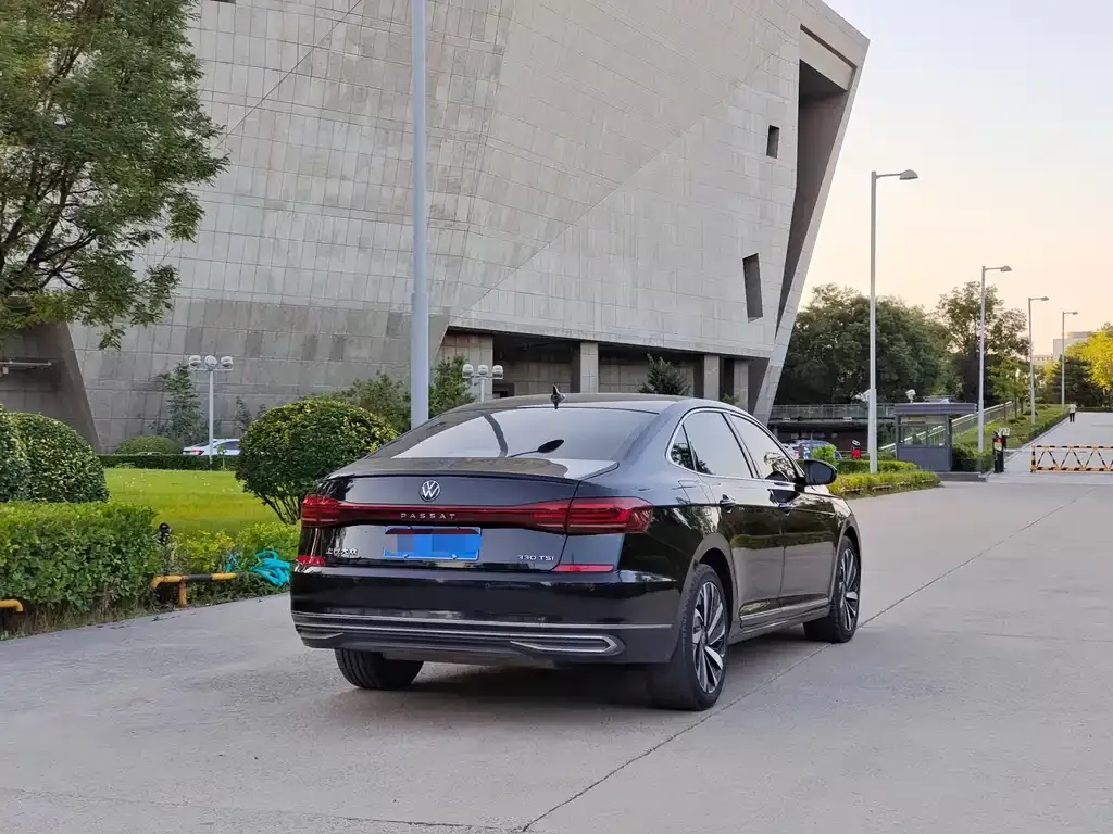 Volkswagen Passat — фото 5
