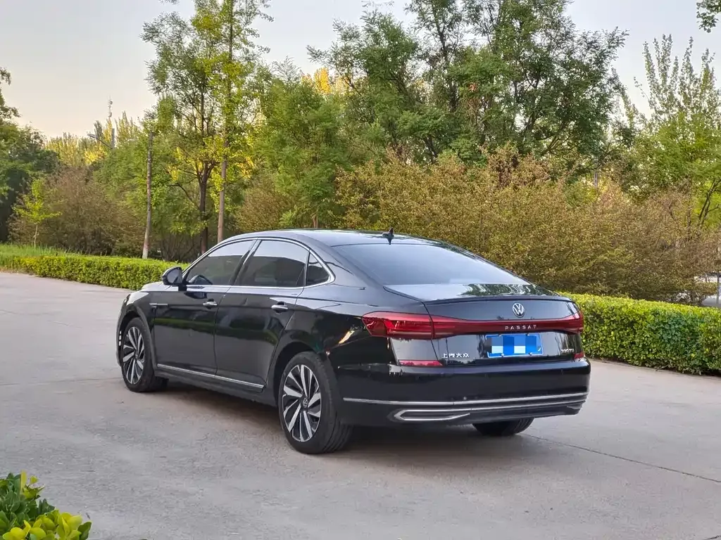Volkswagen Passat — фото 6