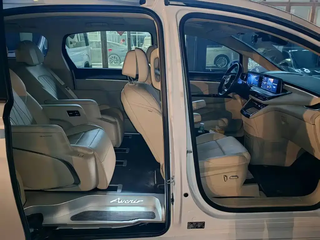 Buick GL8 Hybrid — фото 5