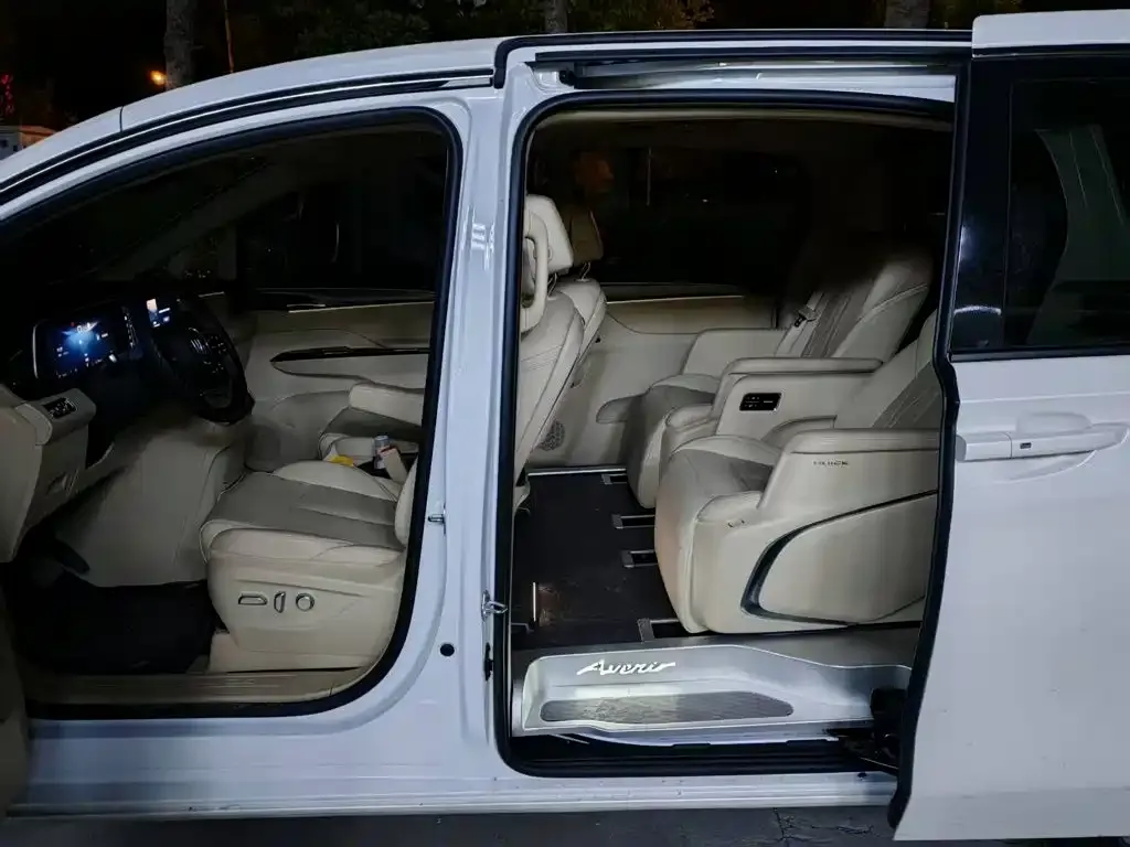 Buick GL8 Hybrid — фото 4