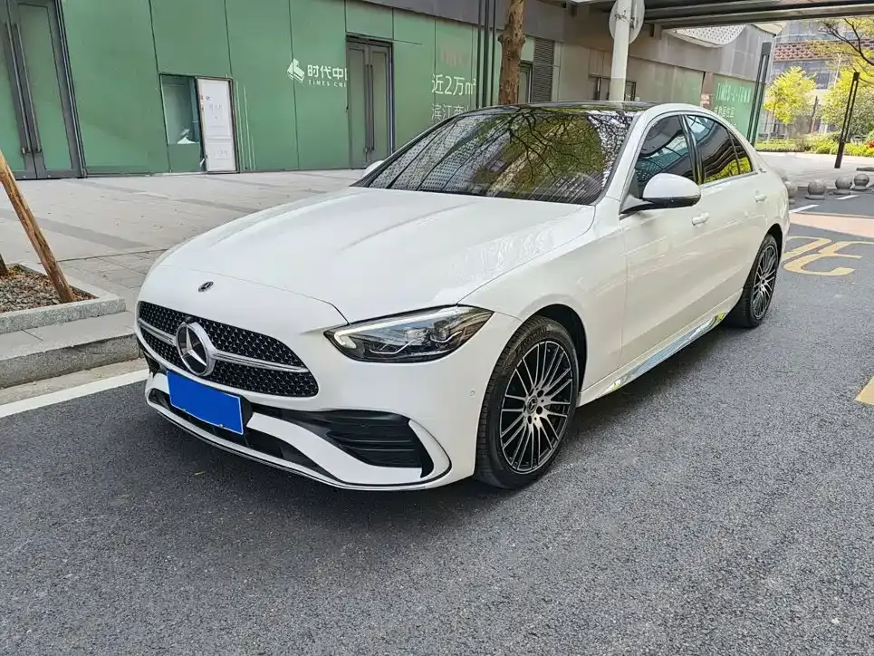 Mercedes-Benz C-Class — фото 1