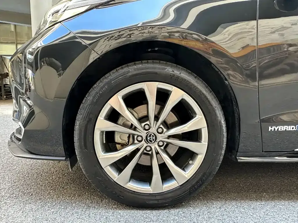 Toyota Sienna — фото 7