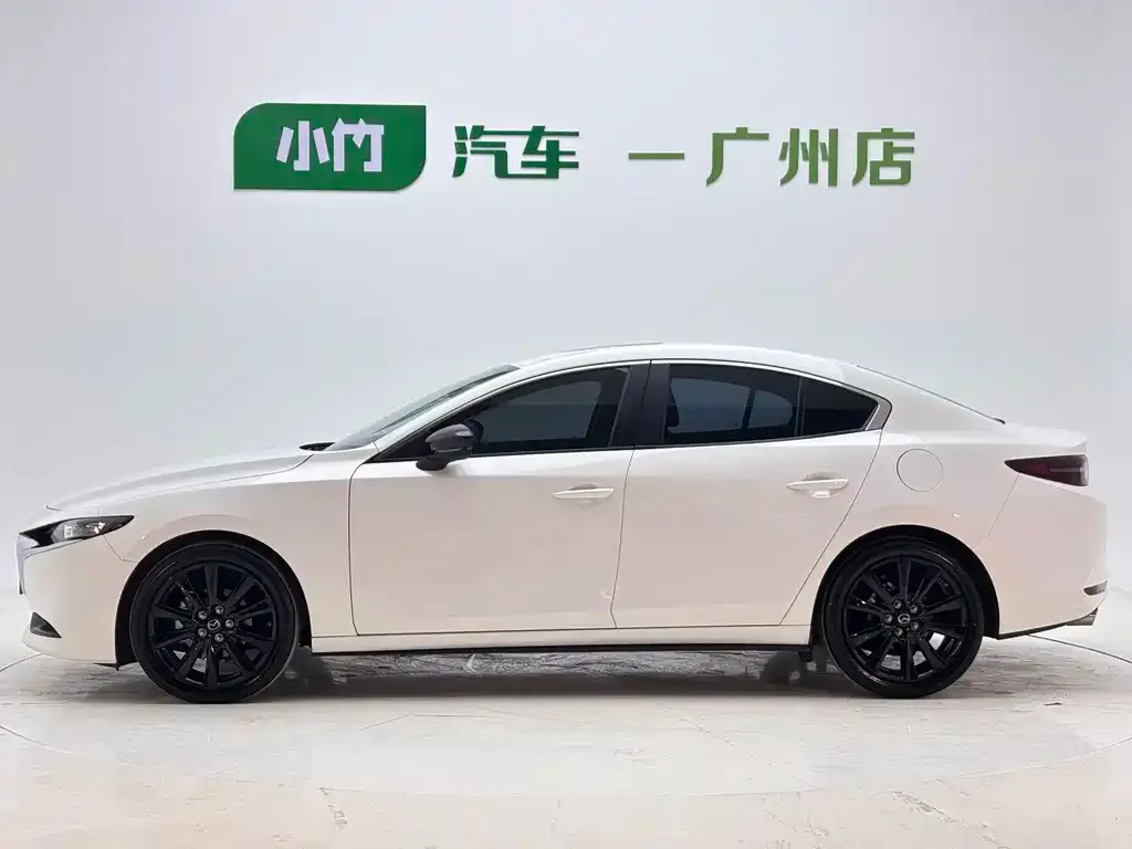 Mazda 3 Axela — фото 10