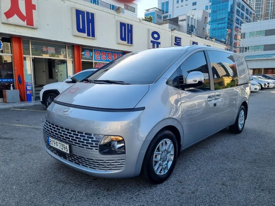 Hyundai Staria — фото 1
