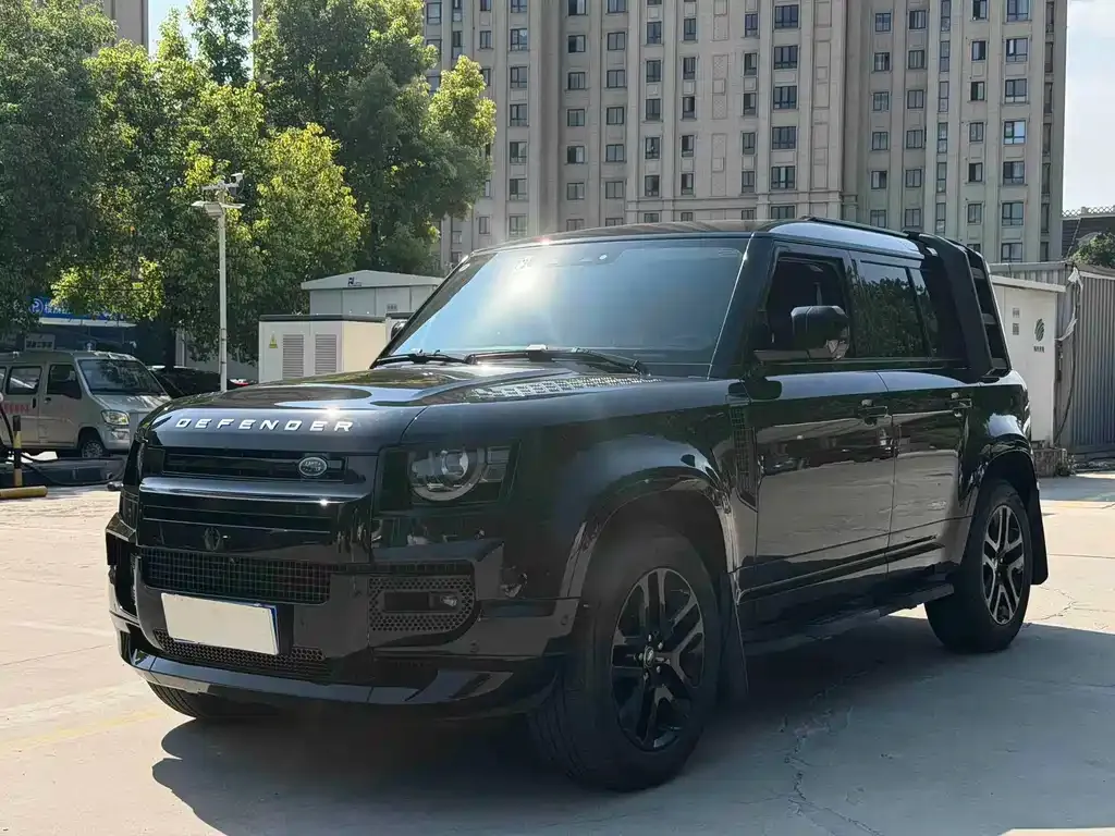 Land Rover Defender — фото 1