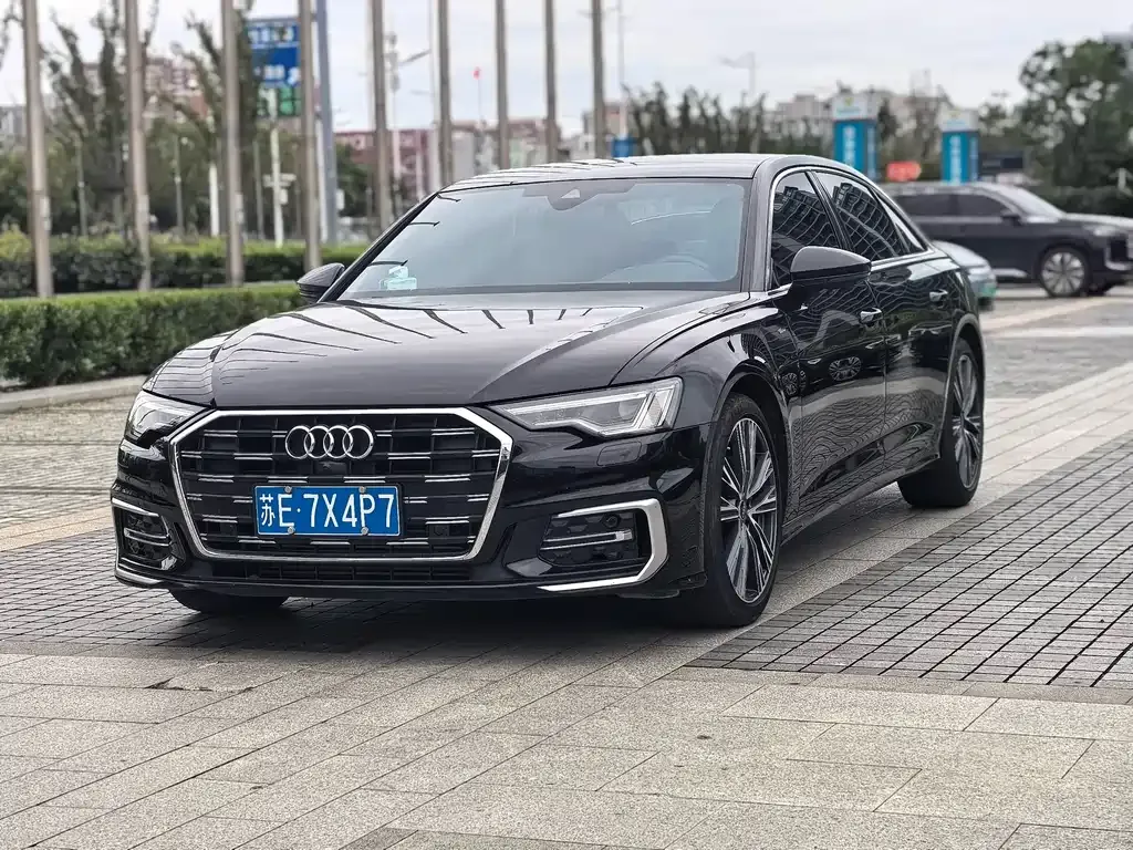 Audi A6L — фото 1