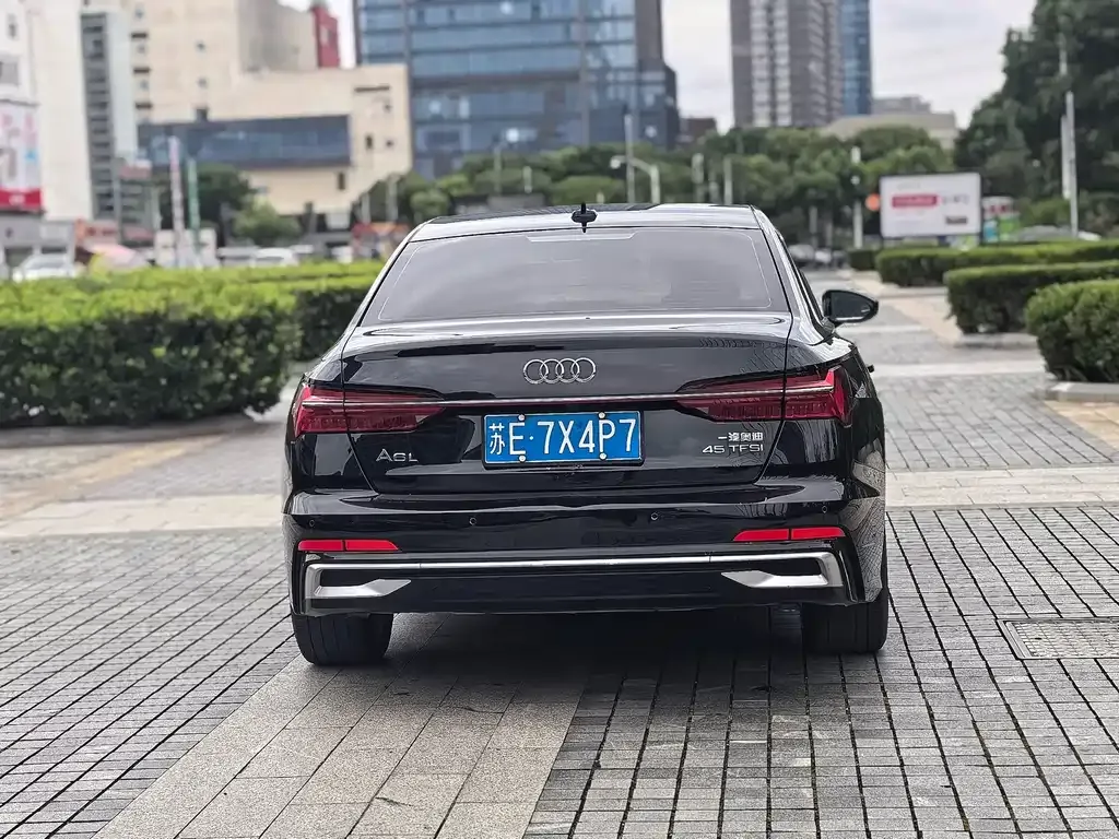 Audi A6L — фото 8