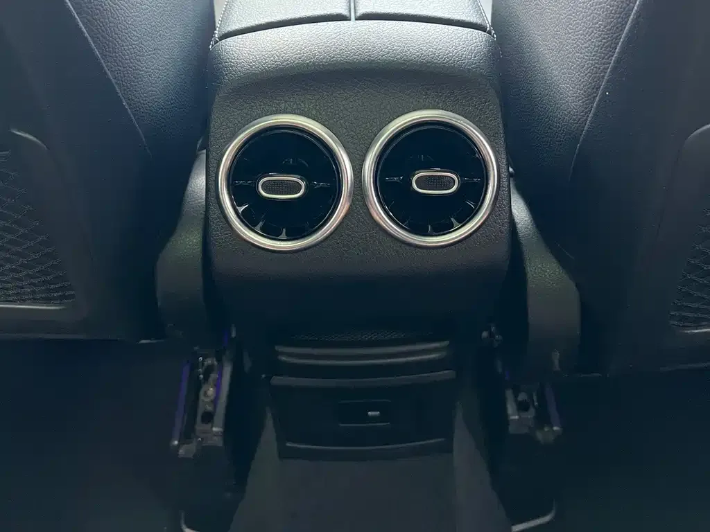 Mercedes-Benz GLA — фото 10