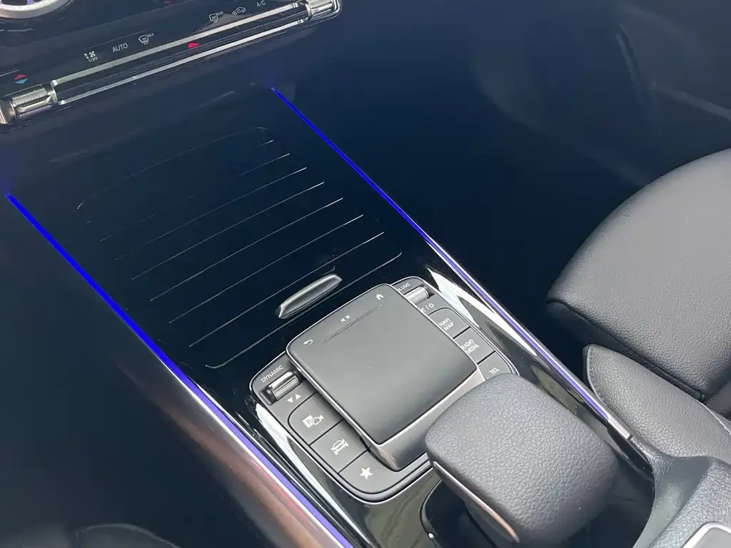 Mercedes-Benz GLA — фото 8