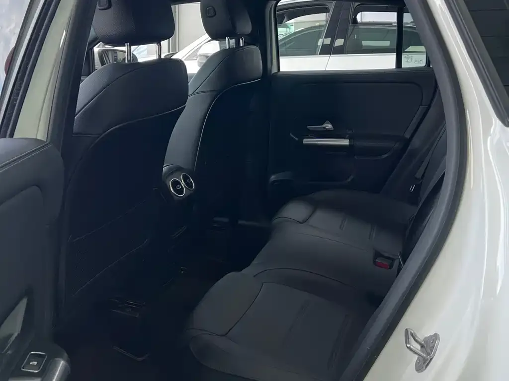 Mercedes-Benz GLA — фото 9