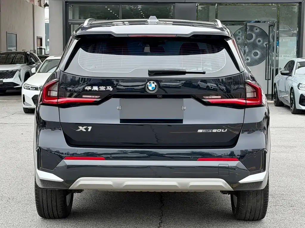 BMW X1 — фото 10