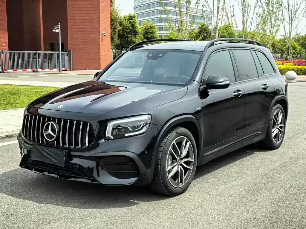 Mercedes-Benz GLB AMG — фото 1