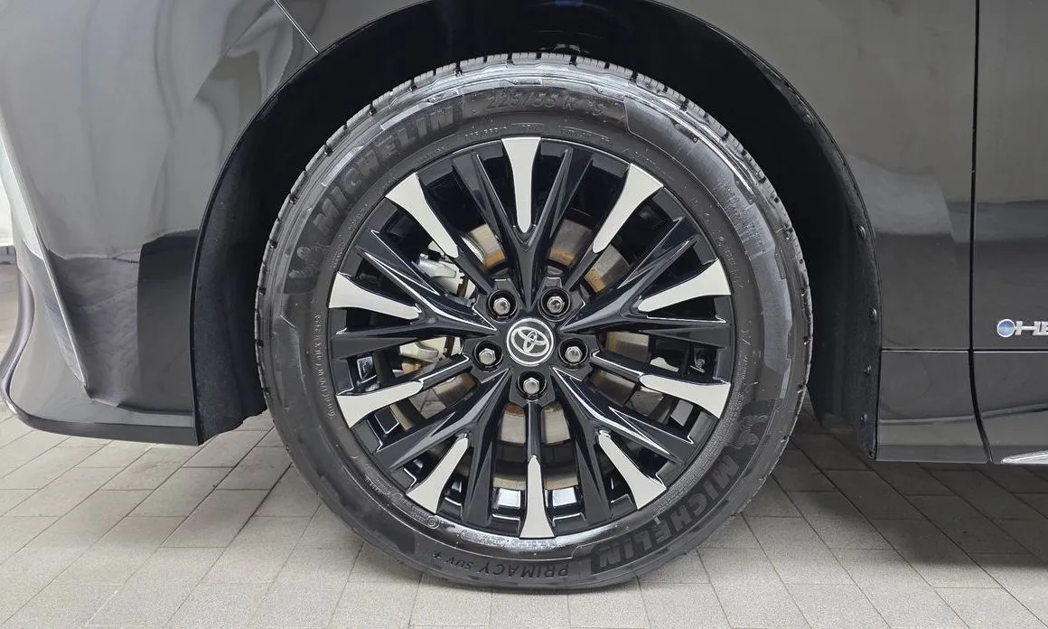 Toyota Alphard — фото 5