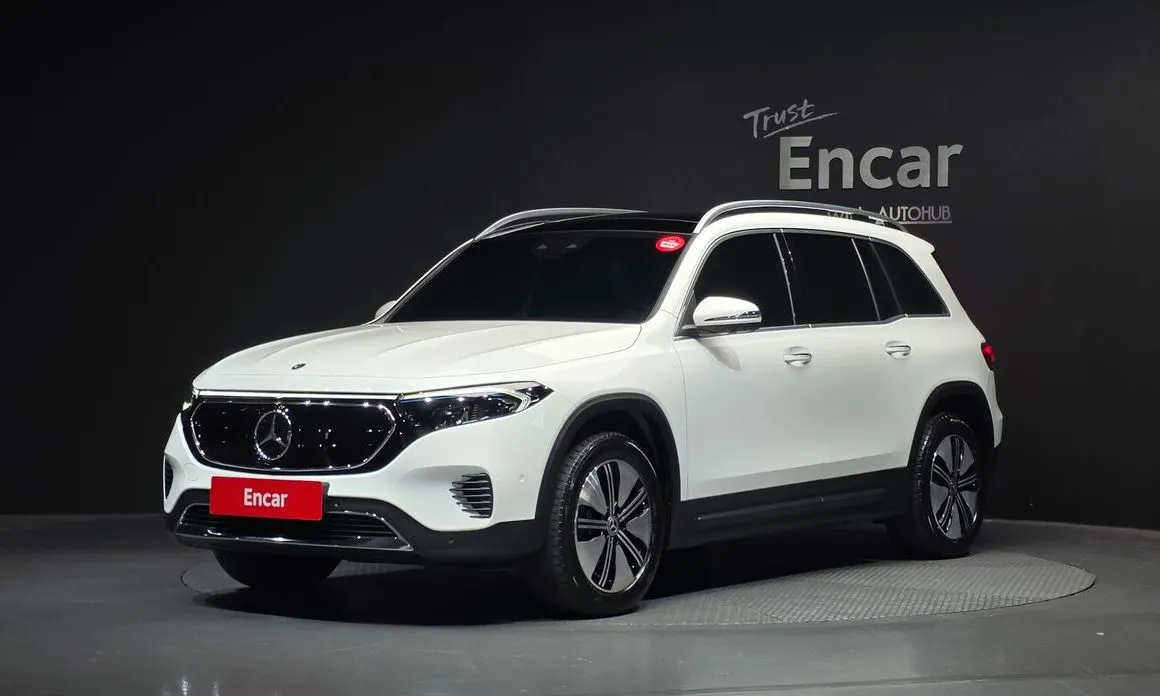 Mercedes-Benz EQB — фото 1