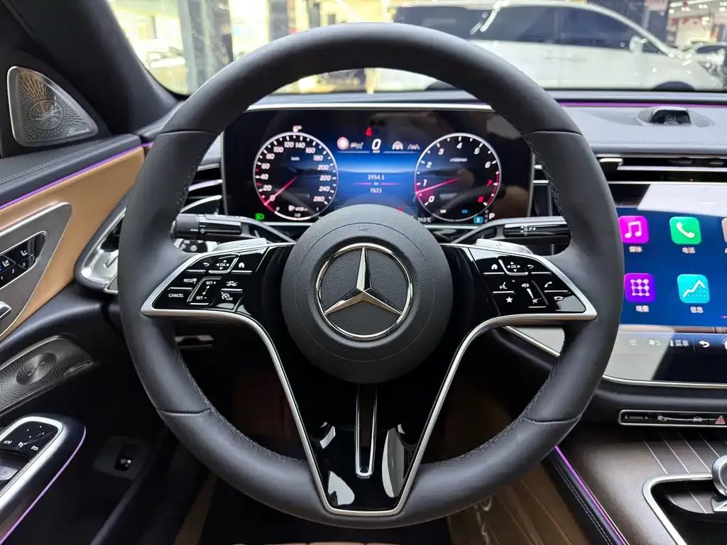 Mercedes-Benz E-Class — фото 10