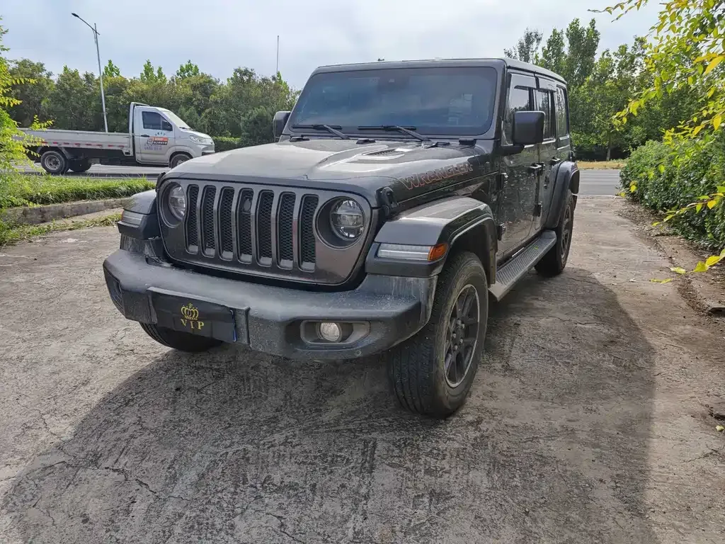 Jeep Wrangler — фото 1