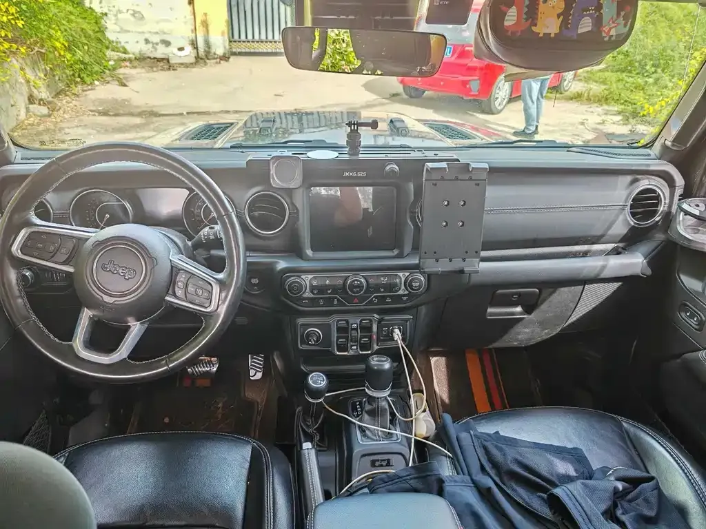 Jeep Wrangler — фото 2