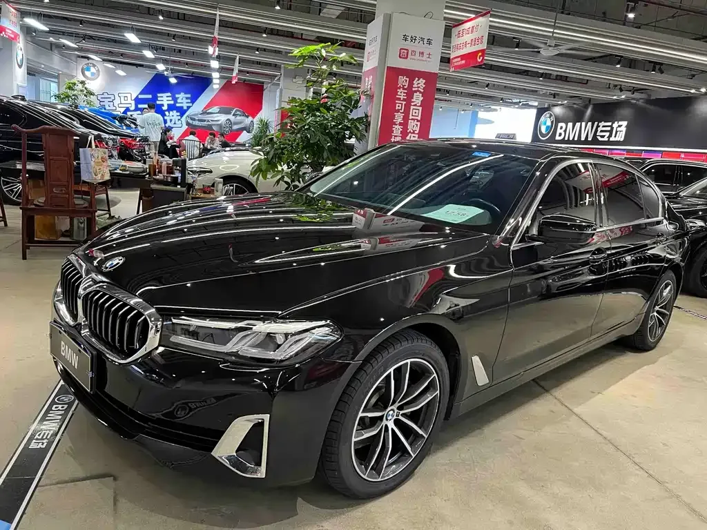 BMW 5 Series — фото 1