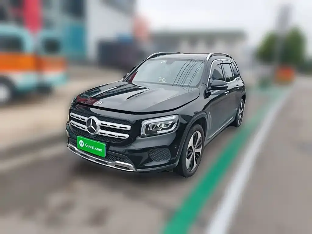Mercedes-Benz GLB — фото 1