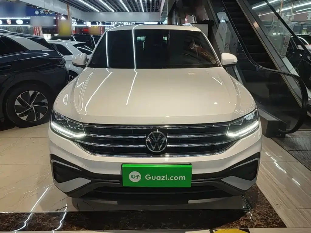 Volkswagen Tiguan L — фото 2
