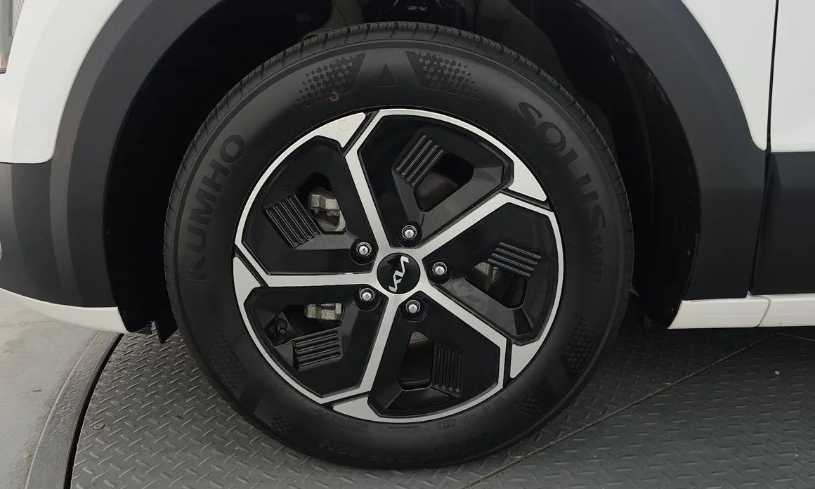 Kia Niro — фото 10