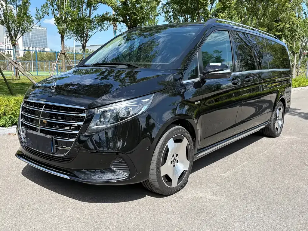 Mercedes-Benz V-Class — фото 1