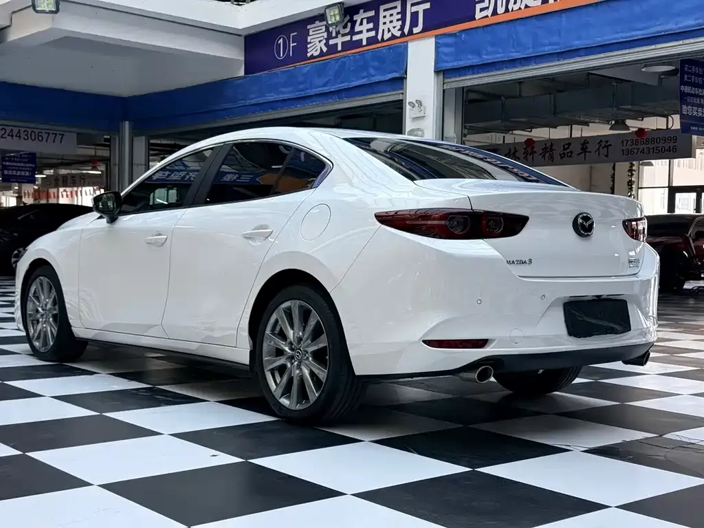 Mazda 3 Axela — фото 5