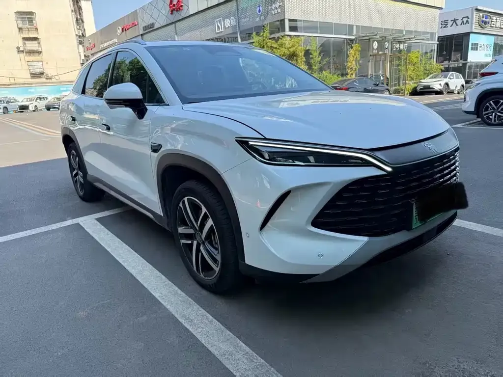BYD L DM-i — фото 3