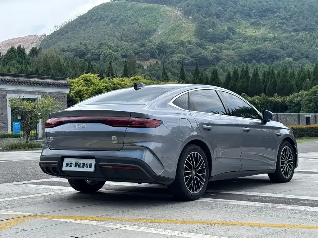 BYD Qin L — фото 5