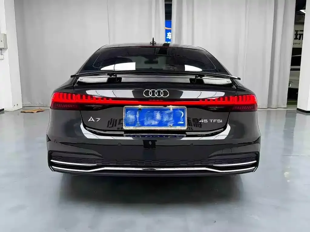 Audi A7 — фото 2