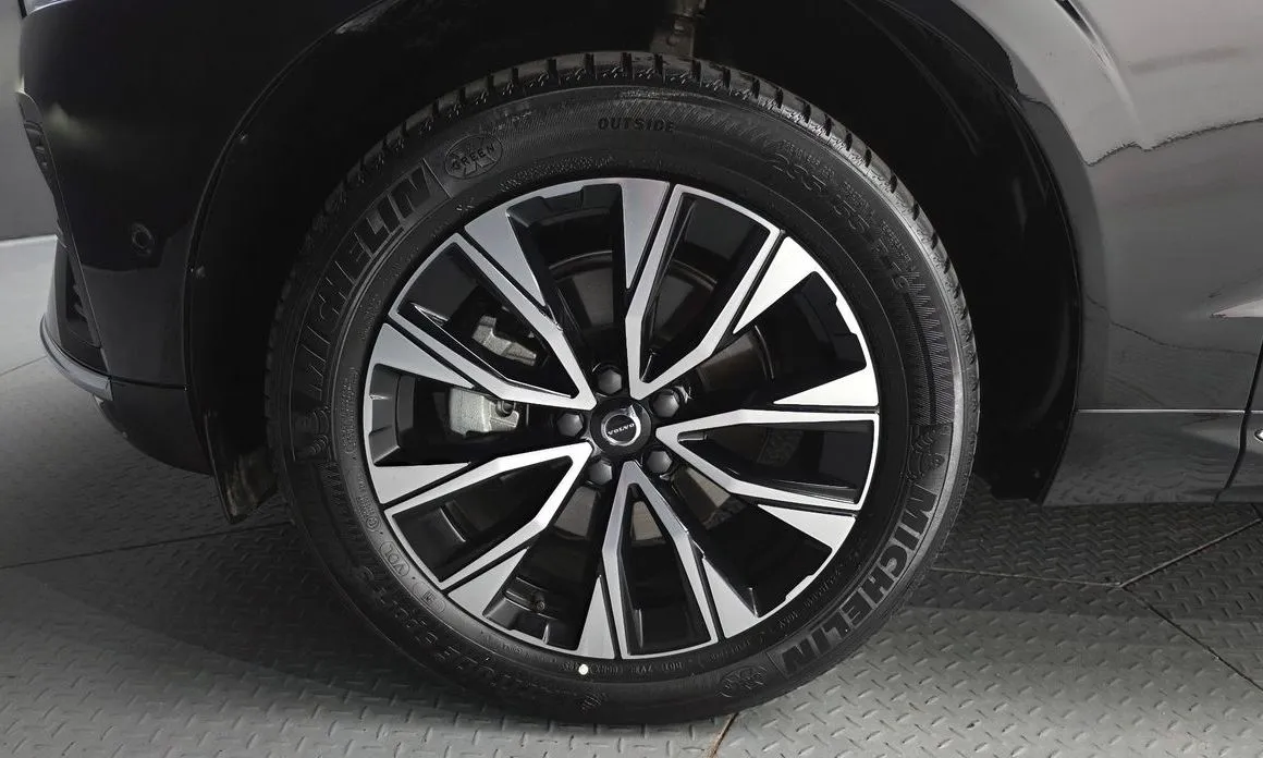 Volvo XC60 — фото 9