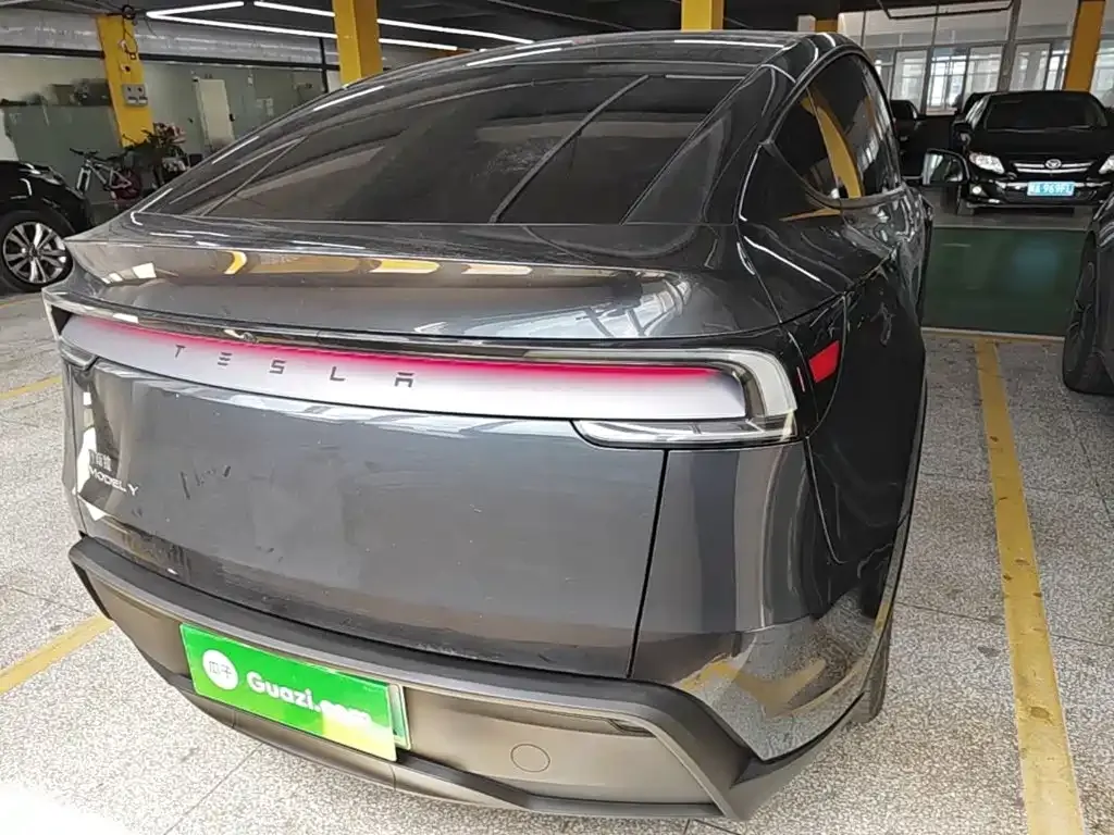 Tesla Model Y — фото 7